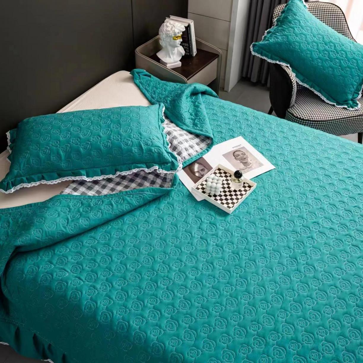 91家纺网 家纺一手货源 找家纺 （总）希朵家纺 2023新款夹棉纯色简约床盖床裙三件套