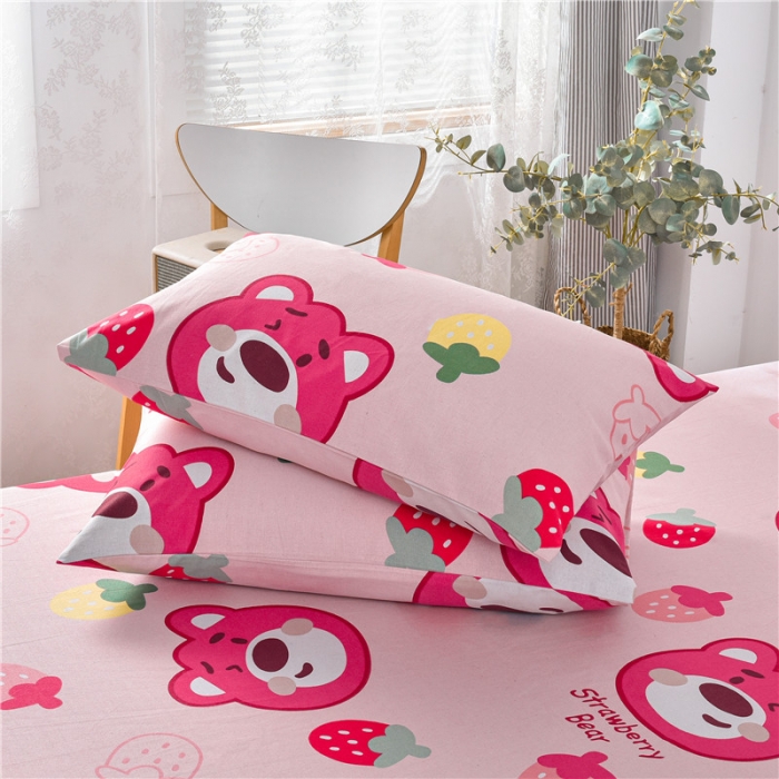 91家纺网 家纺一手货源 找家纺 韩后2025新款粗布印花床单枕套三件套草莓熊