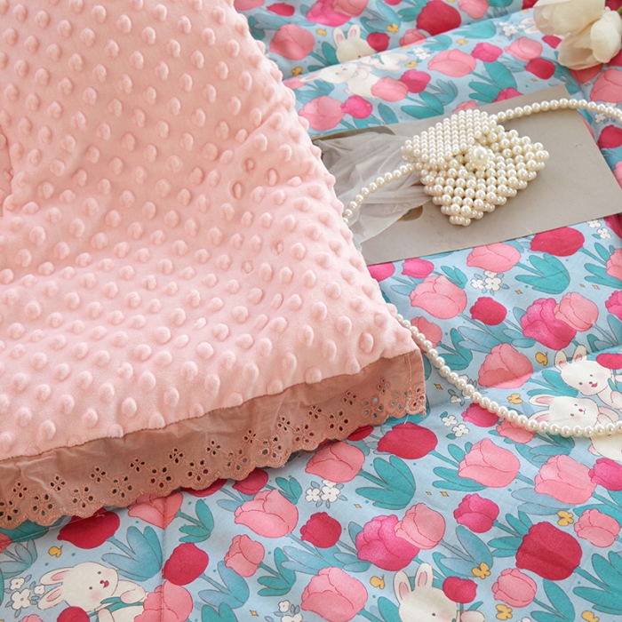 91家纺网 家纺一手货源 找家纺 一米阳光 2023新款纯棉蕾丝豆豆被被子被芯 乖乖兔