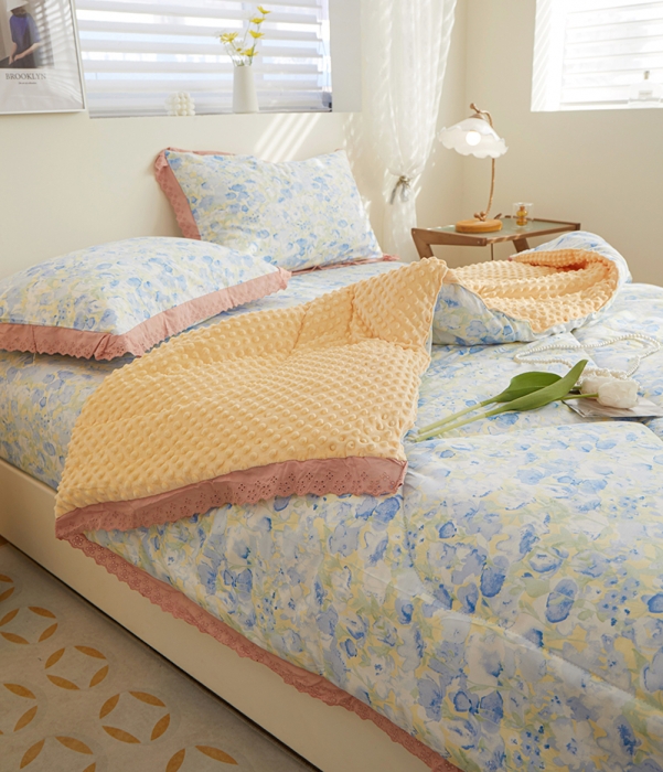 91家纺网 家纺一手货源 找家纺 一米阳光 2023新款纯棉蕾丝豆豆被被子被芯 幻境