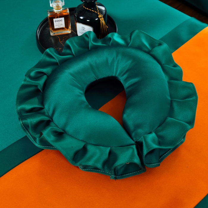 91家纺网 家纺一手货源 找家纺 莉人坊 2023新款贵妃缎织带 香水伊人 贵妃缎黛绿 香水伊人床罩