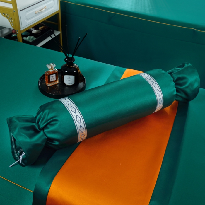 91家纺网 家纺一手货源 找家纺 莉人坊 2023新款贵妃缎织带 香水伊人 贵妃缎黛绿 香水伊人床罩