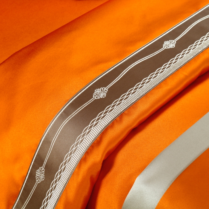 91家纺网 家纺一手货源 找家纺 莉人坊 2023新款贵妃缎织带 香水伊人 贵妃缎橘色 香水伊人床罩