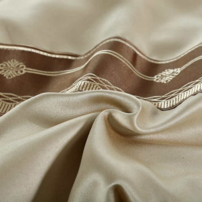 91家纺网 家纺一手货源 找家纺 莉人坊 2023新款贵妃缎织带 香水伊人 贵妃缎米黄 香水伊人床罩