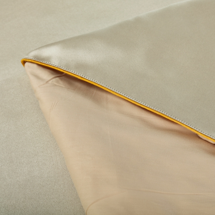 91家纺网 家纺一手货源 找家纺 莉人坊 2023新款贵妃缎织带 香水伊人 贵妃缎米黄 香水伊人床罩