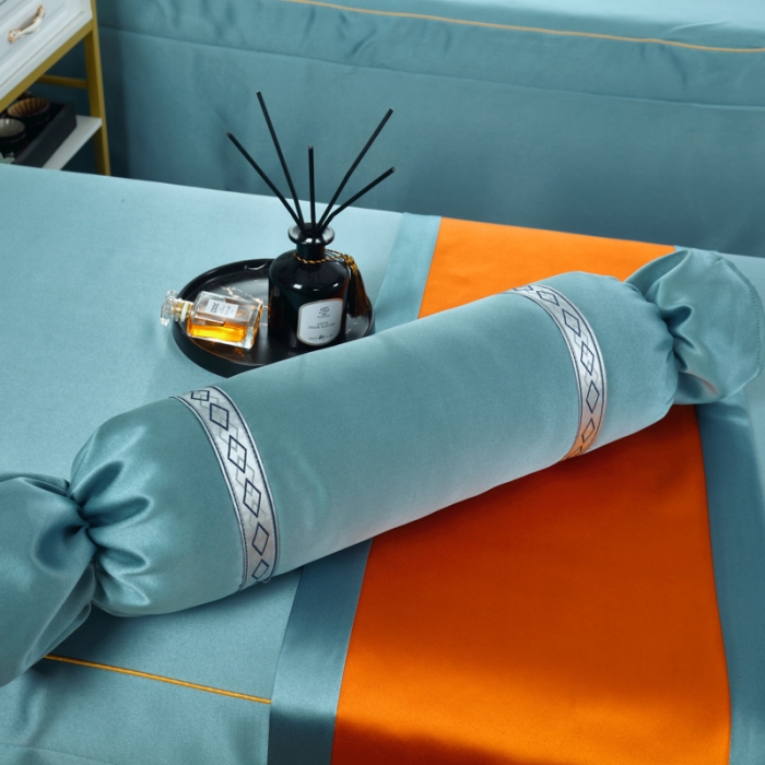 91家纺网 家纺一手货源 找家纺 莉人坊 2023新款贵妃缎织带 香水伊人 贵妃缎浅蓝 香水伊人床罩