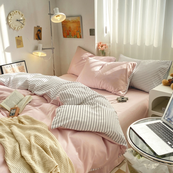 91家纺网 家纺一手货源 找家纺 雨帆家纺 2023新款条纹ins风四件套 粉条纹