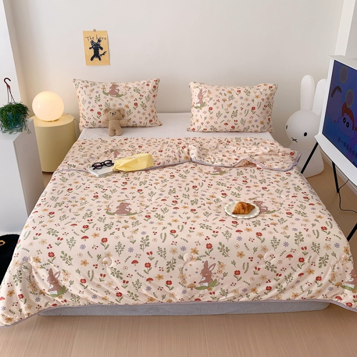 91家纺网 家纺一手货源 找家纺 星期八 2023新款卡通针织棉大豆夏被 丛林兔