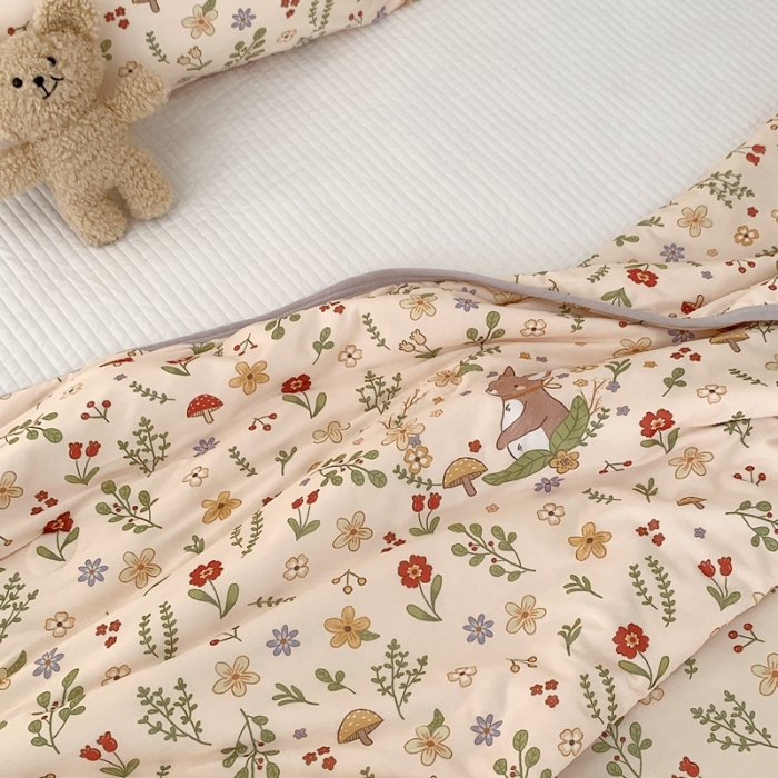 91家纺网 家纺一手货源 找家纺 星期八 2023新款卡通针织棉大豆夏被 丛林兔