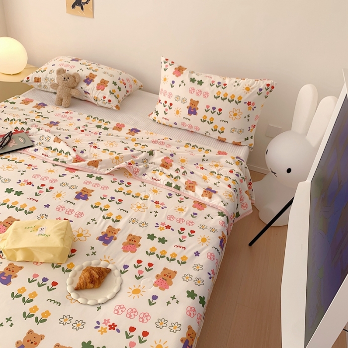 91家纺网 家纺一手货源 找家纺 星期八 2023新款卡通针织棉大豆夏被 丛林小熊