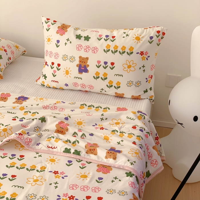 91家纺网 家纺一手货源 找家纺 星期八 2023新款卡通针织棉大豆夏被 丛林小熊