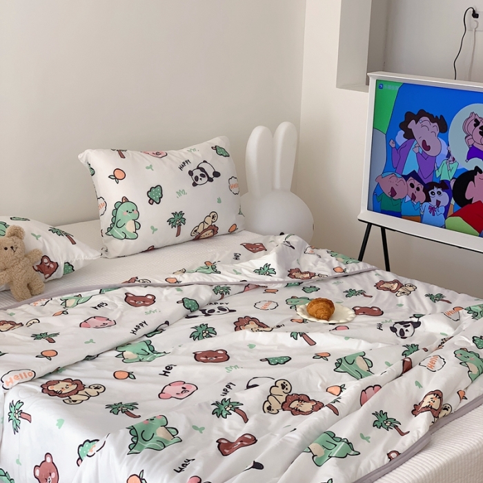 91家纺网 家纺一手货源 找家纺 星期八 2023新款卡通针织棉大豆夏被 动物乐园