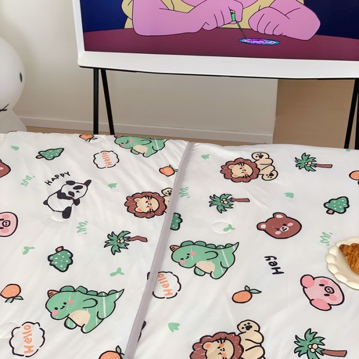 91家纺网 家纺一手货源 找家纺 星期八 2023新款卡通针织棉大豆夏被 动物乐园