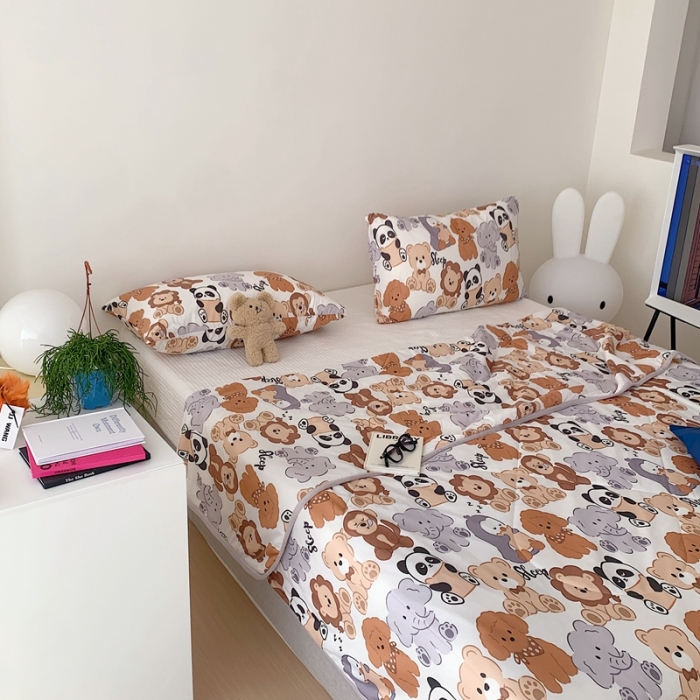 91家纺网 家纺一手货源 找家纺 星期八 2023新款卡通针织棉大豆夏被 动物世界