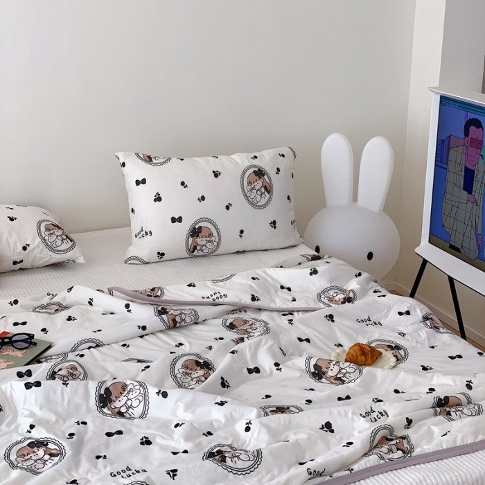 91家纺网 家纺一手货源 找家纺 星期八 2023新款卡通针织棉大豆夏被 蝴蝶结女孩