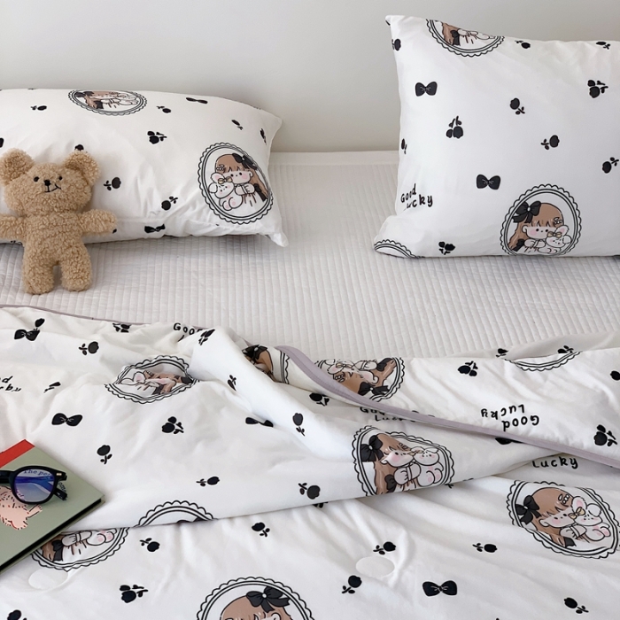 91家纺网 家纺一手货源 找家纺 星期八 2023新款卡通针织棉大豆夏被 蝴蝶结女孩