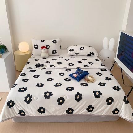 星期八 2023新款卡通针织棉大豆夏被 简色花