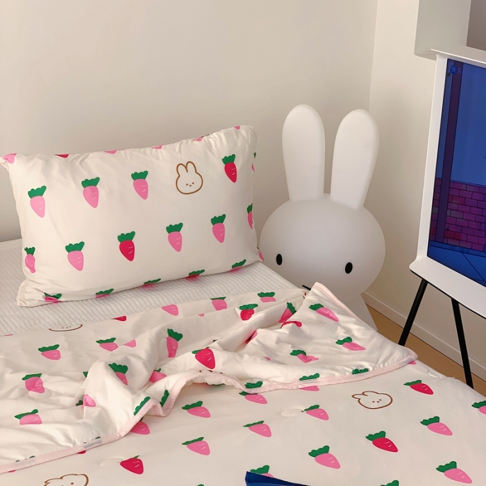 91家纺网 家纺一手货源 找家纺 星期八 2023新款卡通针织棉大豆夏被 萝卜兔