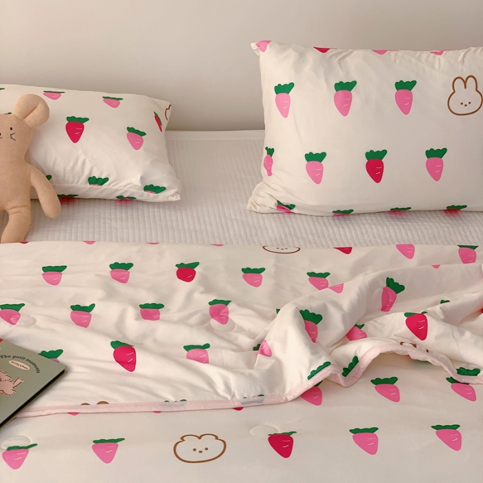 91家纺网 家纺一手货源 找家纺 星期八 2023新款卡通针织棉大豆夏被 萝卜兔