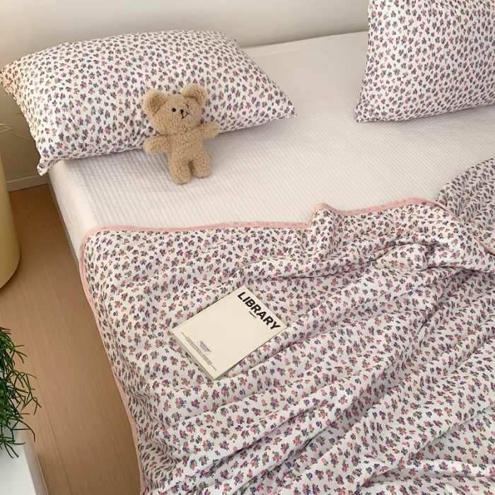 91家纺网 家纺一手货源 找家纺 星期八 2023新款卡通针织棉大豆夏被 漫茵