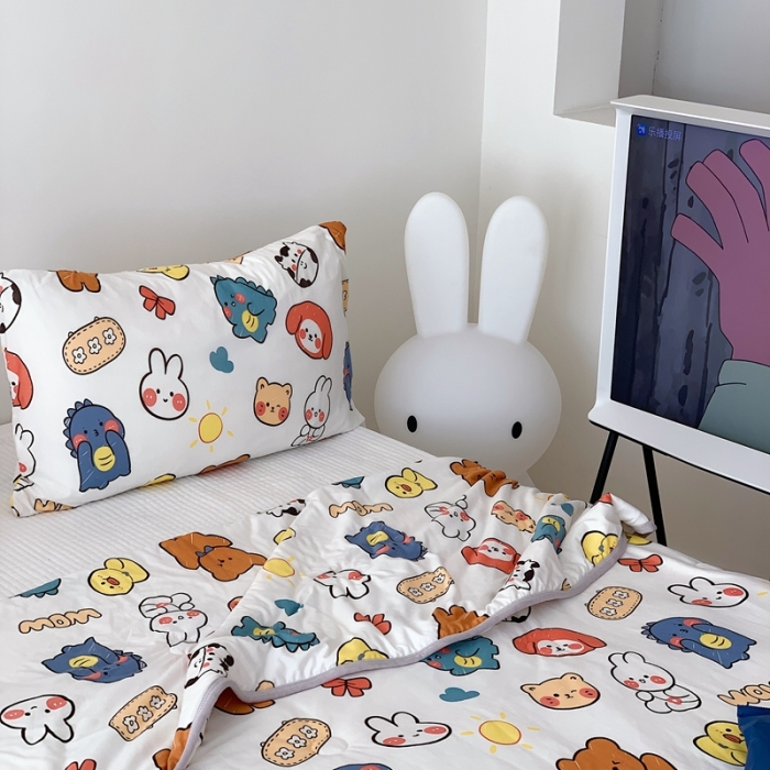 91家纺网 家纺一手货源 找家纺 星期八 2023新款卡通针织棉大豆夏被 萌宠乐园