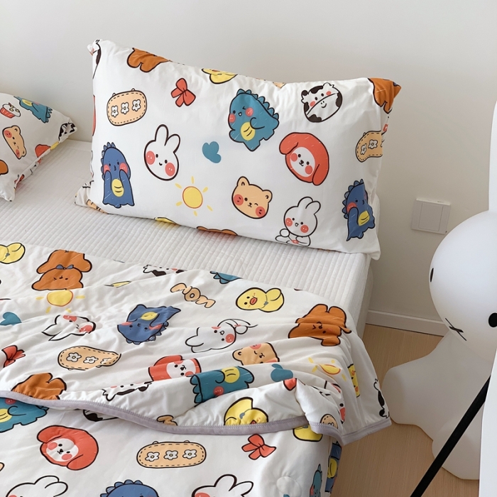 91家纺网 家纺一手货源 找家纺 星期八 2023新款卡通针织棉大豆夏被 萌宠乐园