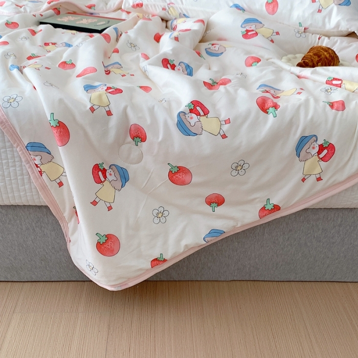 91家纺网 家纺一手货源 找家纺 星期八 2023新款卡通针织棉大豆夏被 苹果女孩