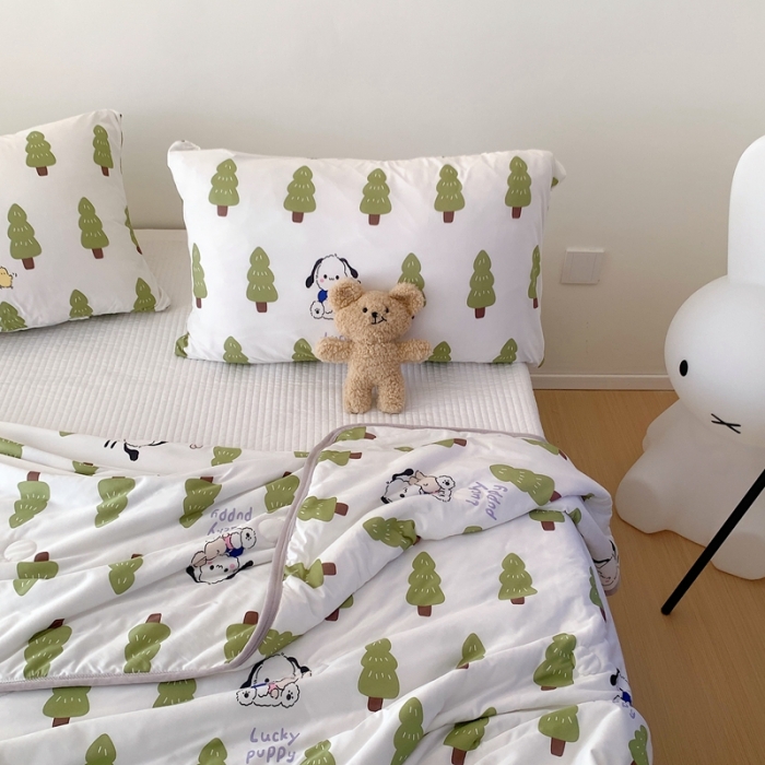 91家纺网 家纺一手货源 找家纺 星期八 2023新款卡通针织棉大豆夏被 树林狗狗