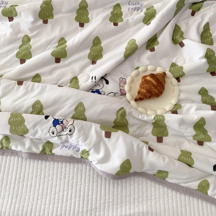 91家纺网 家纺一手货源 找家纺 星期八 2023新款卡通针织棉大豆夏被 树林狗狗