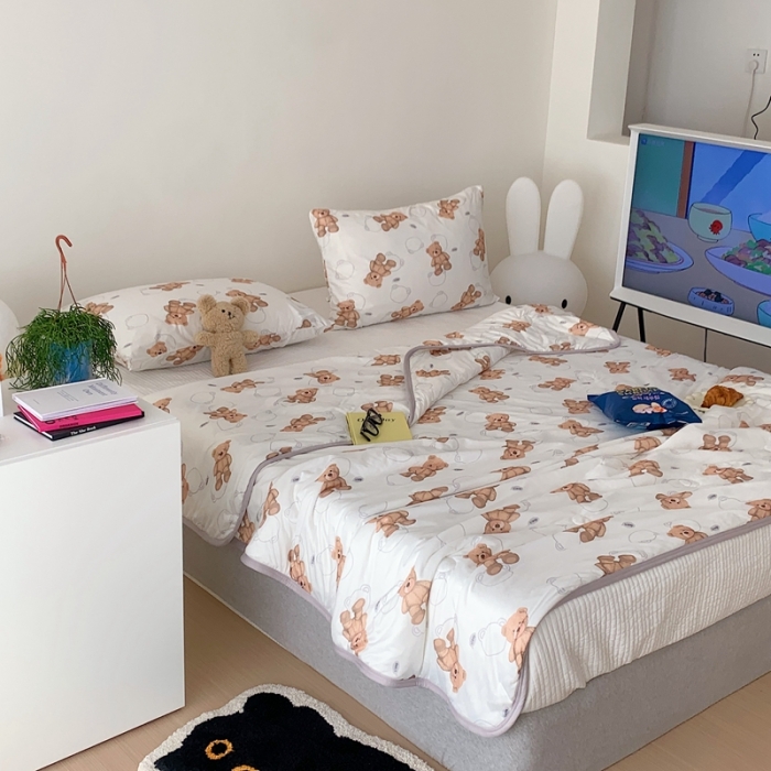 91家纺网 家纺一手货源 找家纺 星期八 2023新款卡通针织棉大豆夏被 泰迪熊