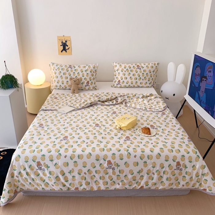 91家纺网 家纺一手货源 找家纺 星期八 2023新款卡通针织棉大豆夏被 向日葵