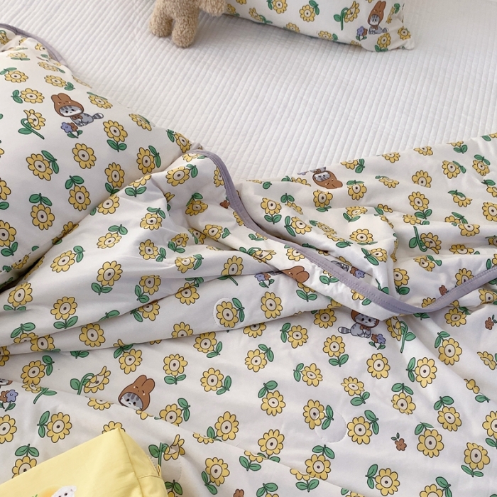 91家纺网 家纺一手货源 找家纺 星期八 2023新款卡通针织棉大豆夏被 向日葵