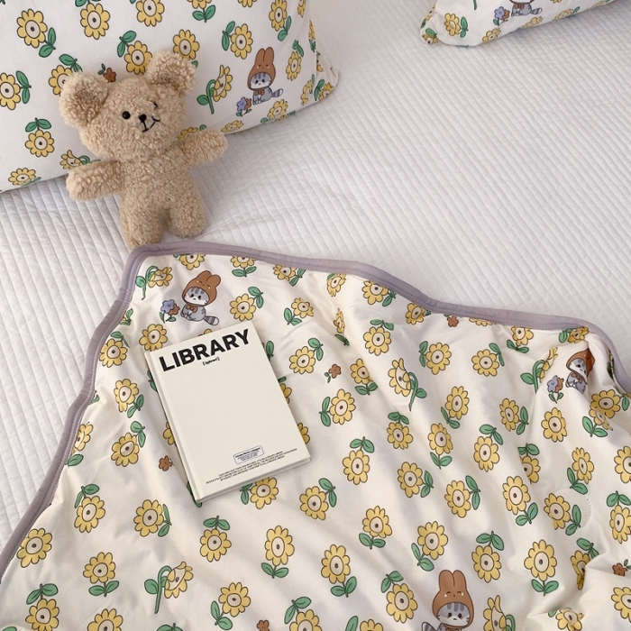 91家纺网 家纺一手货源 找家纺 星期八 2023新款卡通针织棉大豆夏被 向日葵