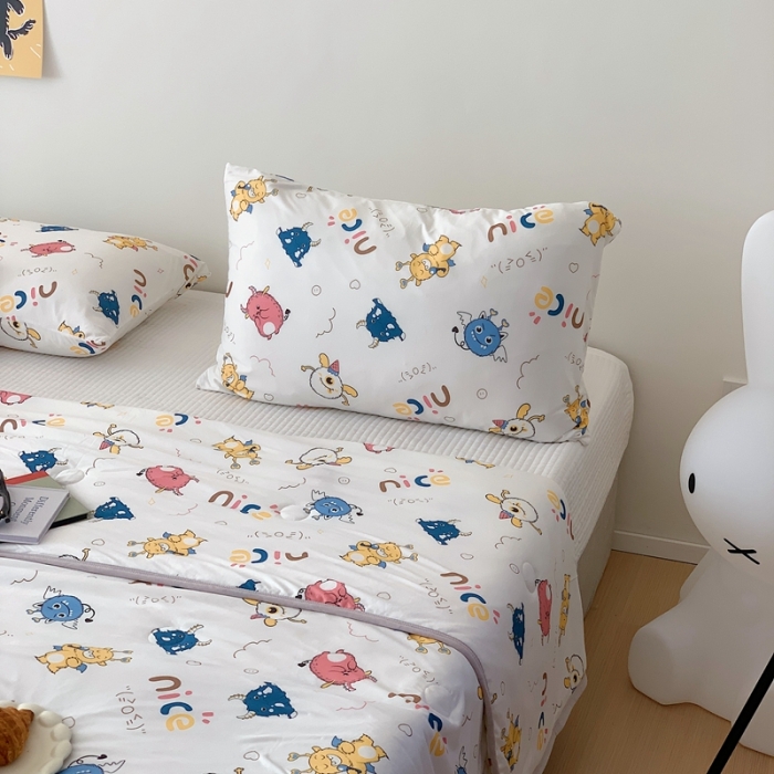 91家纺网 家纺一手货源 找家纺 星期八 2023新款卡通针织棉大豆夏被 小怪兽