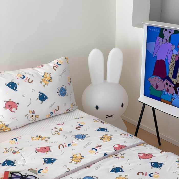 91家纺网 家纺一手货源 找家纺 星期八 2023新款卡通针织棉大豆夏被 小怪兽