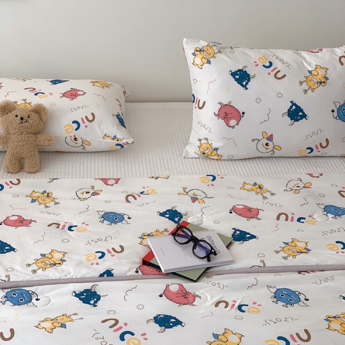 91家纺网 家纺一手货源 找家纺 星期八 2023新款卡通针织棉大豆夏被 小怪兽