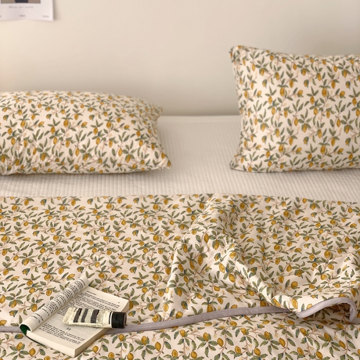 91家纺网 家纺一手货源 找家纺 星期八 2023新款卡通针织棉大豆夏被 小青柠