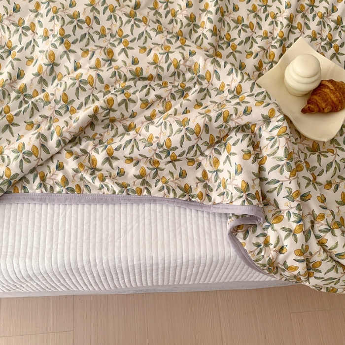 91家纺网 家纺一手货源 找家纺 星期八 2023新款卡通针织棉大豆夏被 小青柠