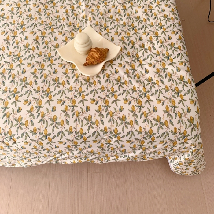 91家纺网 家纺一手货源 找家纺 星期八 2023新款卡通针织棉大豆夏被 小青柠