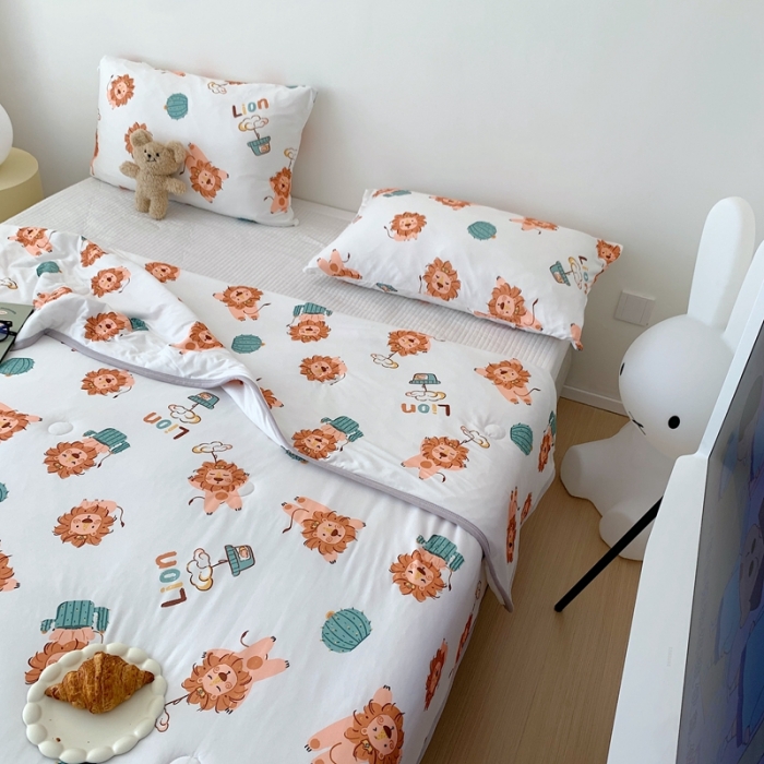 91家纺网 家纺一手货源 找家纺 星期八 2023新款卡通针织棉大豆夏被 小狮子