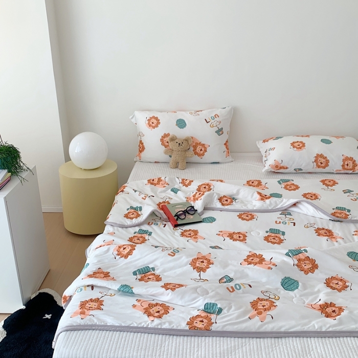 91家纺网 家纺一手货源 找家纺 星期八 2023新款卡通针织棉大豆夏被 小狮子