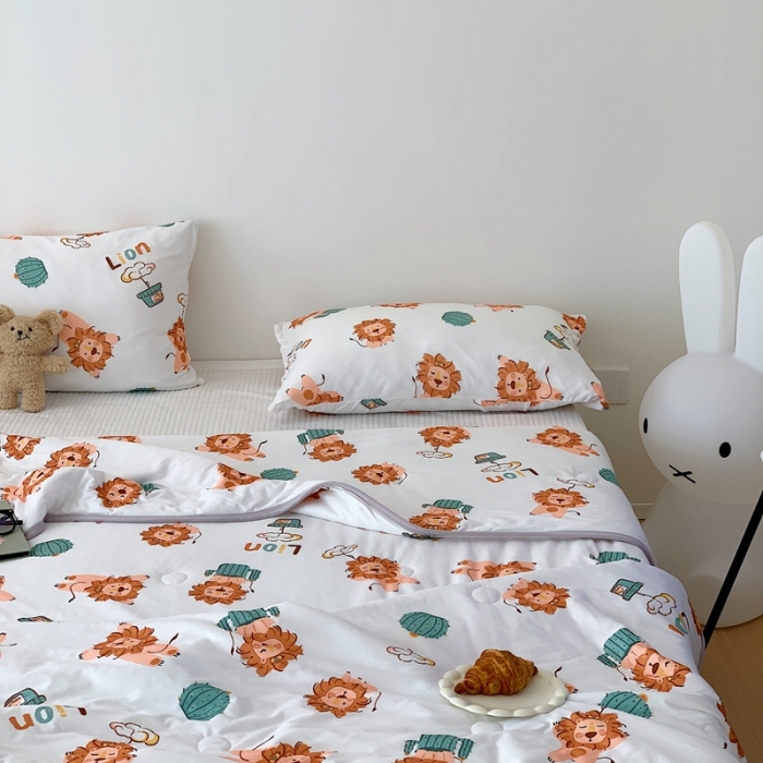 91家纺网 家纺一手货源 找家纺 星期八 2023新款卡通针织棉大豆夏被 小狮子