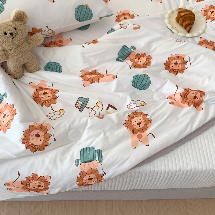 91家纺网 家纺一手货源 找家纺 星期八 2023新款卡通针织棉大豆夏被 小狮子