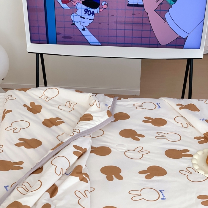 91家纺网 家纺一手货源 找家纺 星期八 2023新款卡通针织棉大豆夏被 小兔子