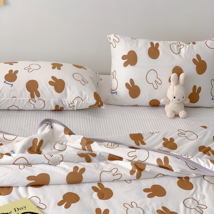 91家纺网 家纺一手货源 找家纺 星期八 2023新款卡通针织棉大豆夏被 小兔子