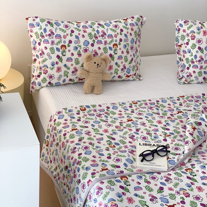 91家纺网 家纺一手货源 找家纺 星期八 2023新款卡通针织棉大豆夏被 小熊花花