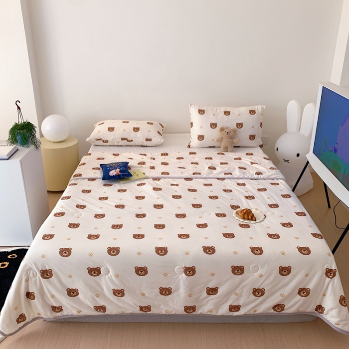 91家纺网 家纺一手货源 找家纺 星期八 2023新款卡通针织棉大豆夏被 小棕熊