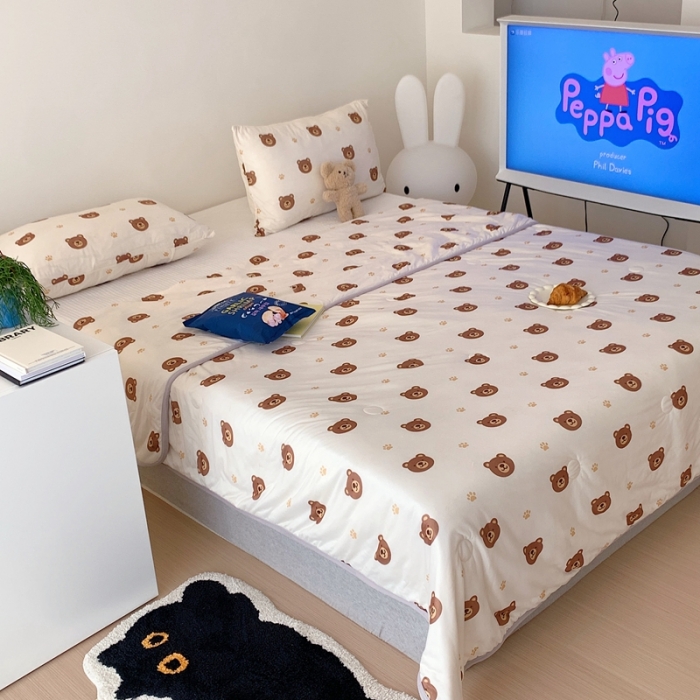 91家纺网 家纺一手货源 找家纺 星期八 2023新款卡通针织棉大豆夏被 小棕熊