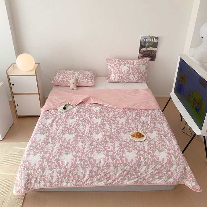 91家纺网 家纺一手货源 找家纺 星期八 2023新款针织棉卡通夏被被子被芯 花林兔