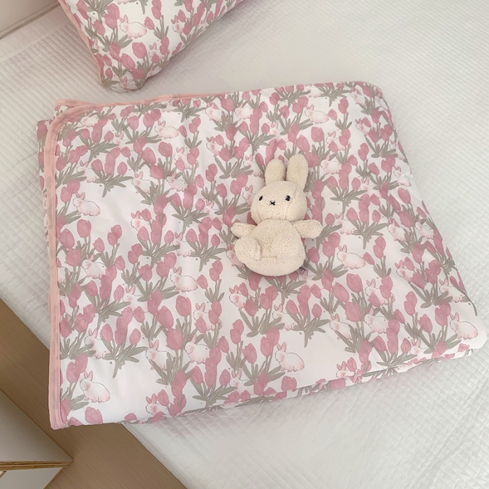 91家纺网 家纺一手货源 找家纺 星期八 2023新款针织棉卡通夏被被子被芯 花林兔